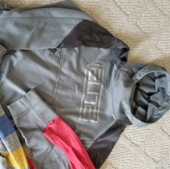 4 pieces of boy clothing - Picture 3 of 5
